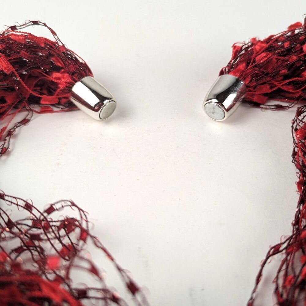 Red Fabric Strands Magnetic Necklace - Picture 4 of 4